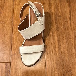 White strap heels. Great for summertime! 1 pair (2 single shoes)